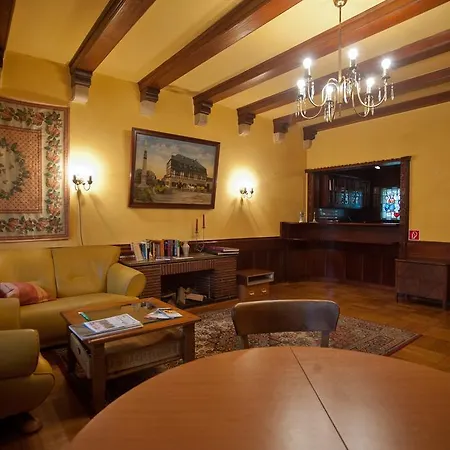 Hotel Ross 3*